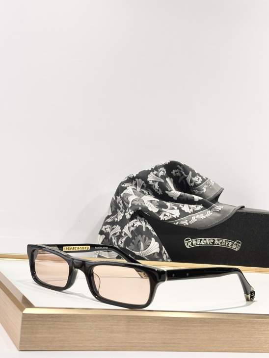 Picture of Chrome Hearts Sunglasses _SKUfw76704363fw